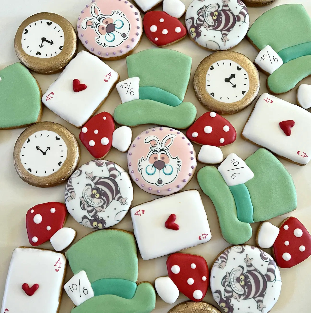 Lot de 10 sablés Alice aux Pays des Merveilles lesdelicesdecaro