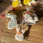 lot de 3 sablés personnalisés pour pâques. Avec une poule et deux lapin.