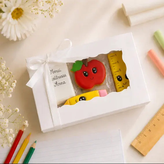 Coffret de sablés personnalisés maîtresse – Cadeau fin d’année scolaire lesdelicesdecaro