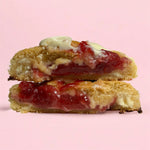 cookie gourmand fraise chocolat blanc avec un coeur coulant au confit de fraise