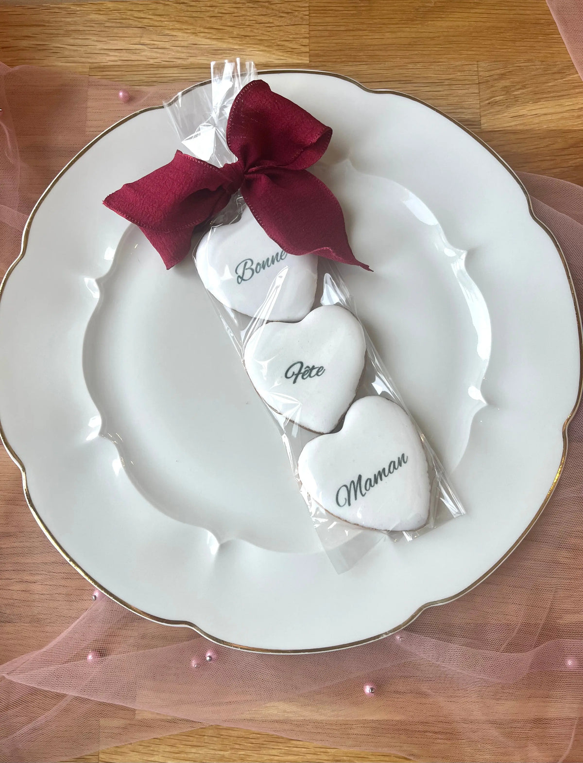 Lot de 3 sablés cœur “Bonne fête Maman” – Biscuits décorés Fête des Mères lesdelicesdecaro